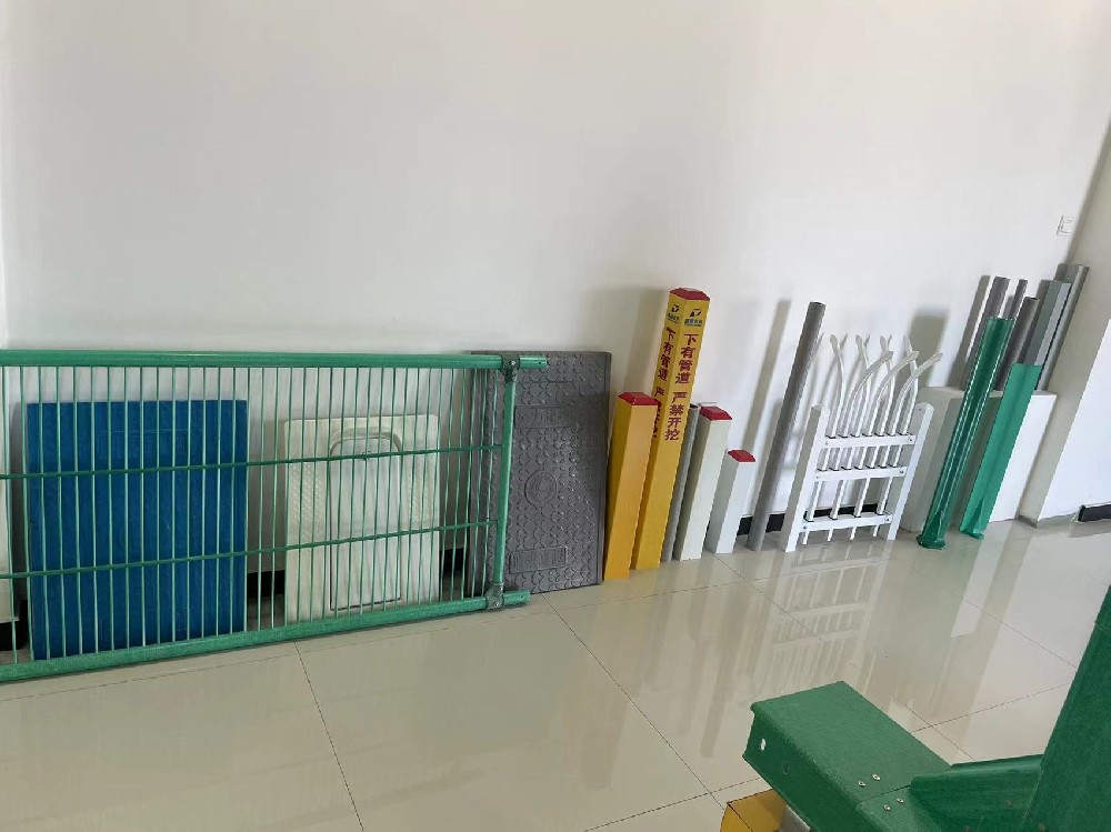 不同品種的玻璃鋼標(biāo)志樁作用有何不同？